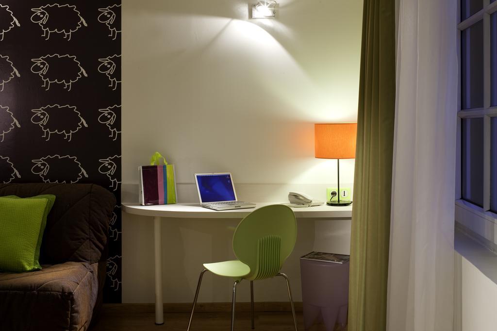 Ibis Styles Amiens Cathedrale Hotel Exterior photo
